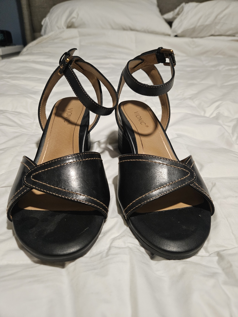 Vionic Black Leather Ankle-Strap Sandals with Contrast Stitching Size 7.5